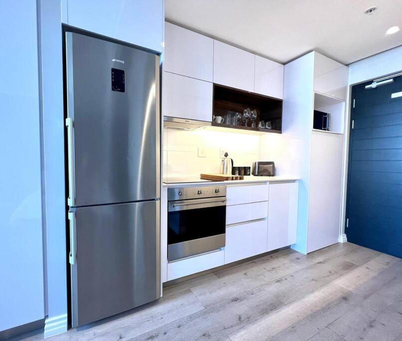Skyline Views Stylish Studio With Pool, Parking No Load Shedding Fokváros Kültér fotó